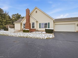 246 Village Ct, Columbiana, OH 44408