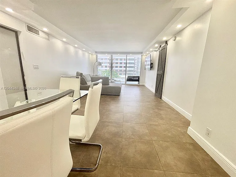 2030 S Ocean Dr #423 — Photo 8