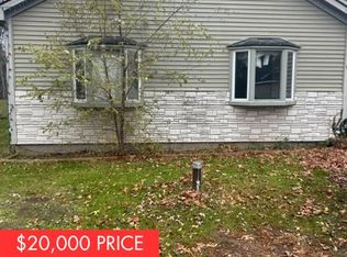 2890 Central Blvd, Milford, MI 48380