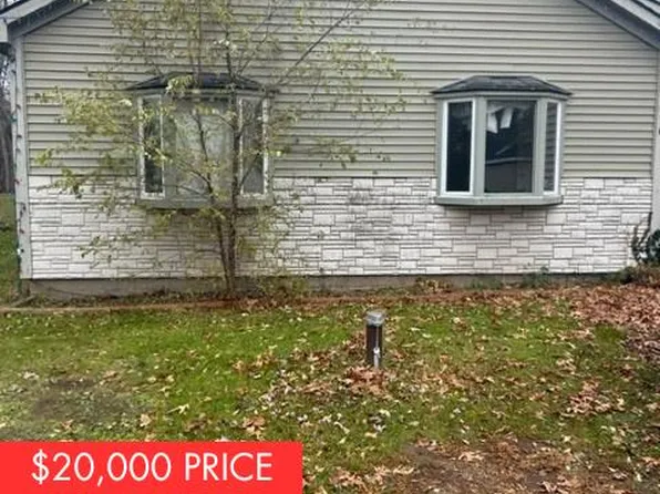 2890 Central Blvd, Milford, MI 48380