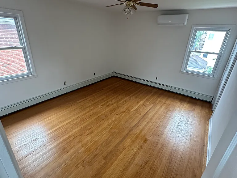 188 Evergreen Ave #2 — Photo 3