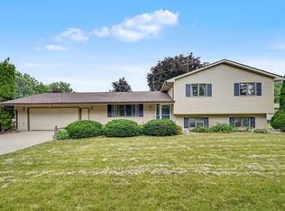 2117 Tilbury Rd, Waterloo, IA 50701
