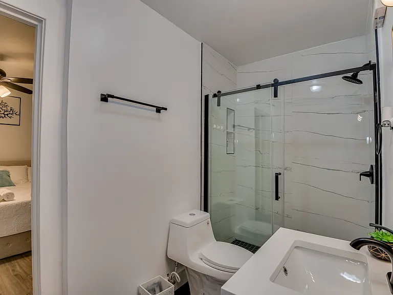 714 Hickman Rd — Photo 11