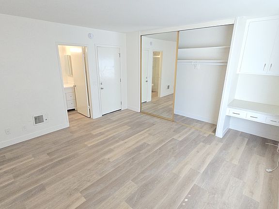 4th image of 3012 S Veteran Ave #2