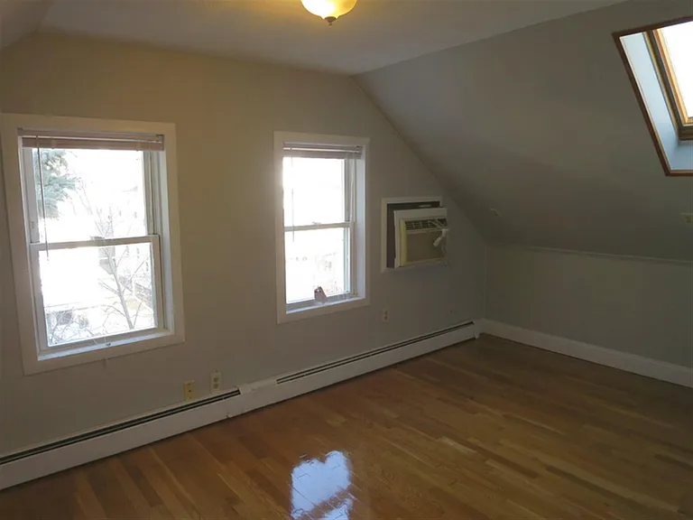 40 Sterling St #2 — Photo 9