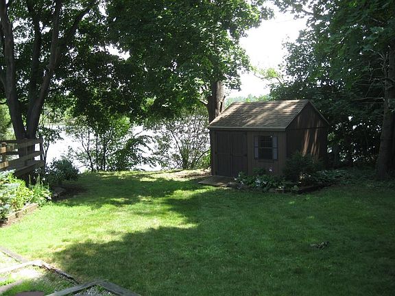5th image of 99 Fairview Ave