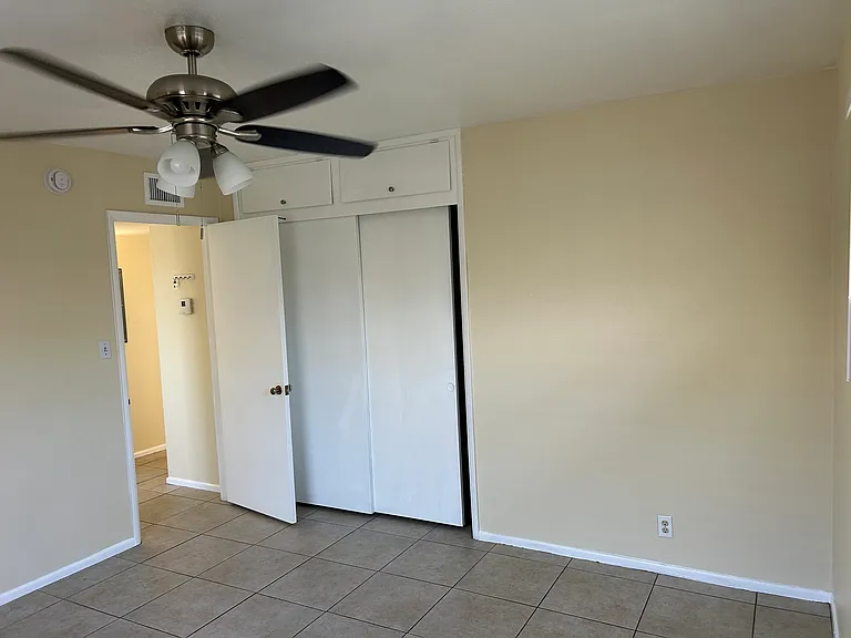 439 W Osborn Rd — Photo 15