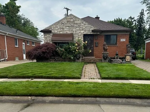 18027 Curtain Ave, Eastpointe, MI 48021