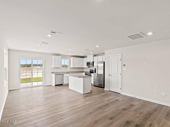 5th image of 2033 Lewis Creek Circle NE