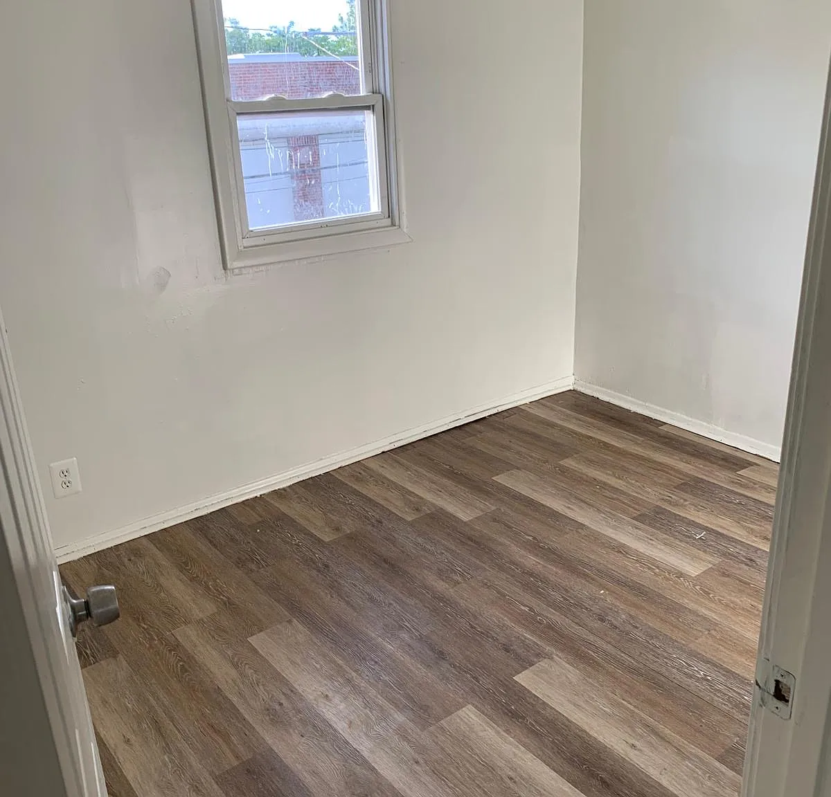 3 bed, $1,200 — Photo 1