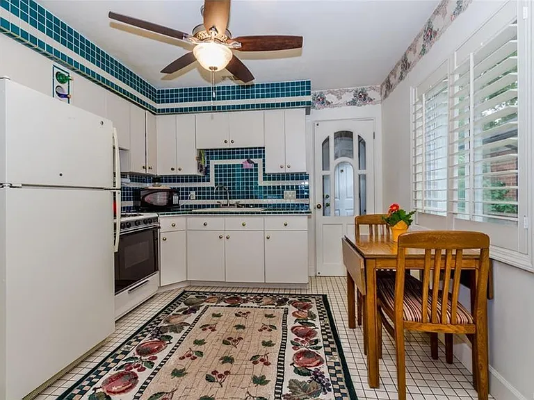 7252 Fenton St — Photo 10