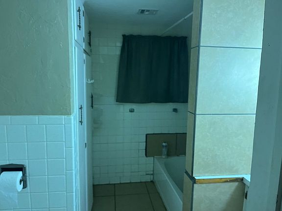 5th image of 2400 W Highland Ave