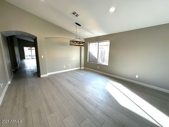 4th image of 2319 E KELTON Lane