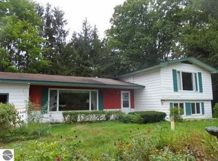 5247 Silver Pines Rd, Traverse City, MI 49685