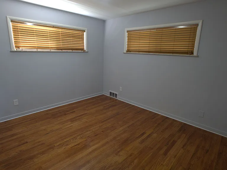 1015 Grenoble Ln — Photo 10