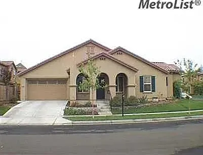 1690 Nicolson Cir — Photo 1