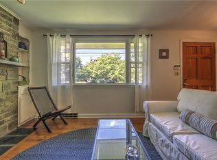 90 Adelaide St, Fairfield, CT 06825