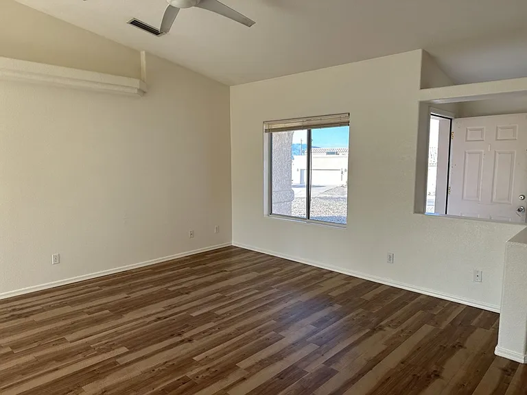 1340 Garvey Dr — Photo 5