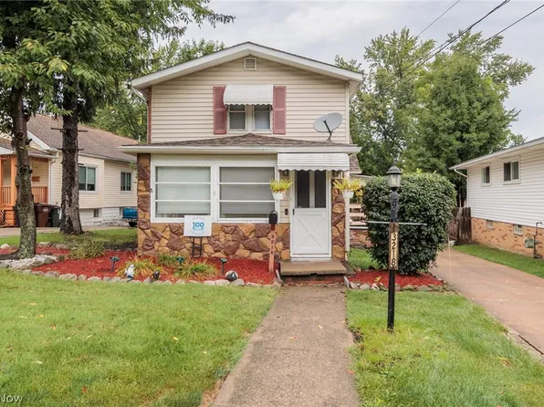 3218 W Ridgewood Dr, Parma, OH 44134