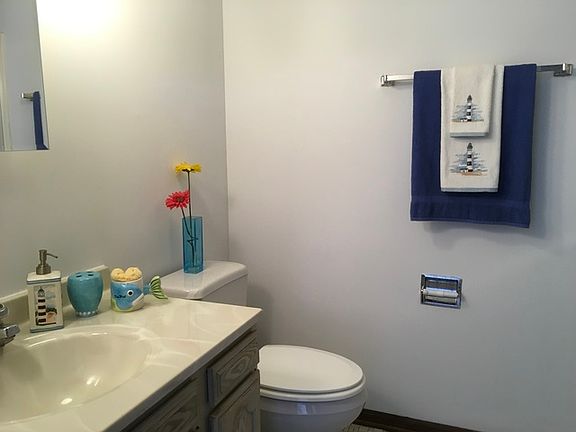 5th image of 500 Valley Dr #2-201