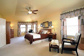 master bedroom with 3 closets. (2 walkin)