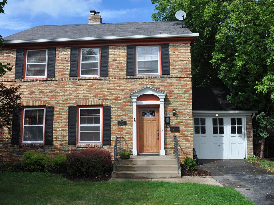 1st image of 2559 Lake Dr SE