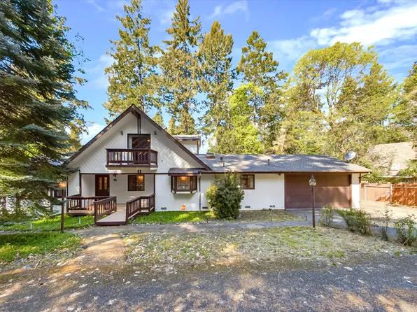 92 Sunset Ln, Willow Creek, CA 95573