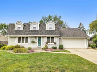 703 Voelker St, De Pere, WI 54115