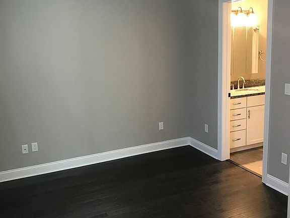 4th image of 163 W Pearl St APT 204