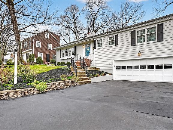 3rd image of 25 Magnolia Rd