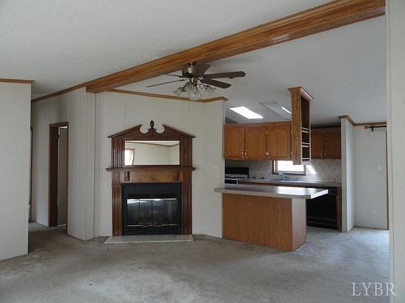 3rd image of 1486 Vista Heights Dr