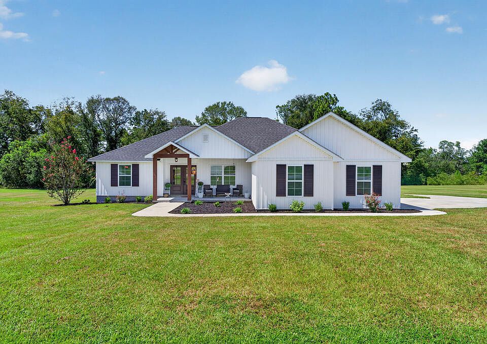 1st image of 267 Logan Dr