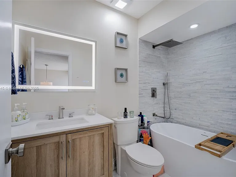 13370 SW 89th Ter #E — Photo 18