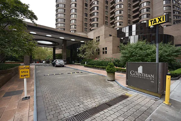 Rented by Luxury Habitat | media 14