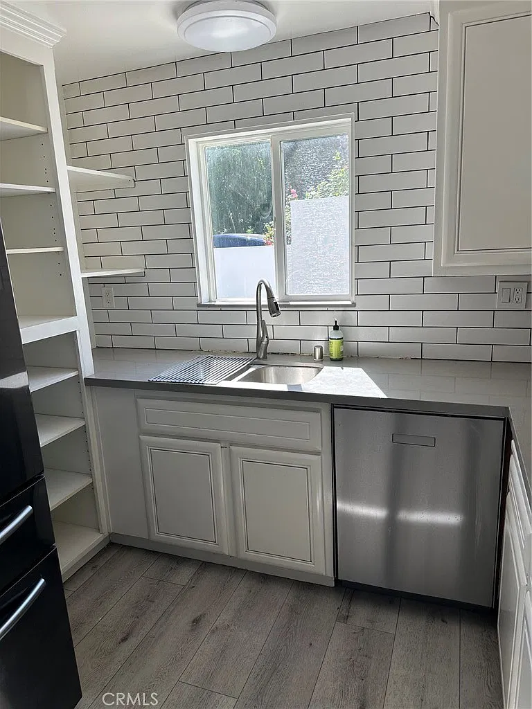 6 bed, 2148 sqft, $5,900 — Photo 4