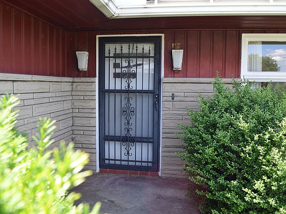 2nd image of 1151 Sunset Dr