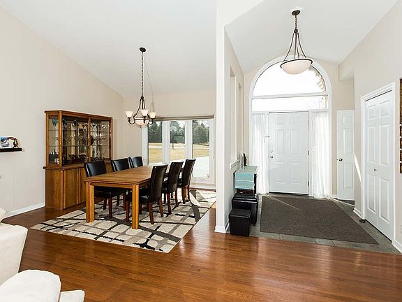 2nd image of 10499 Glen Abbey Close