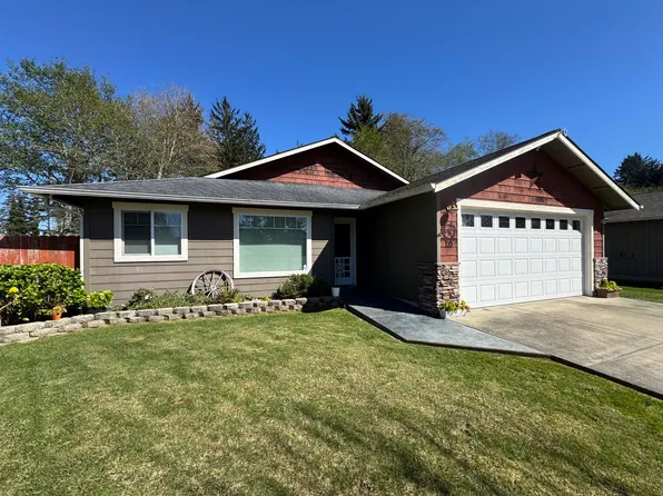 140 Maple Tree Ln, Crescent City, CA 95531