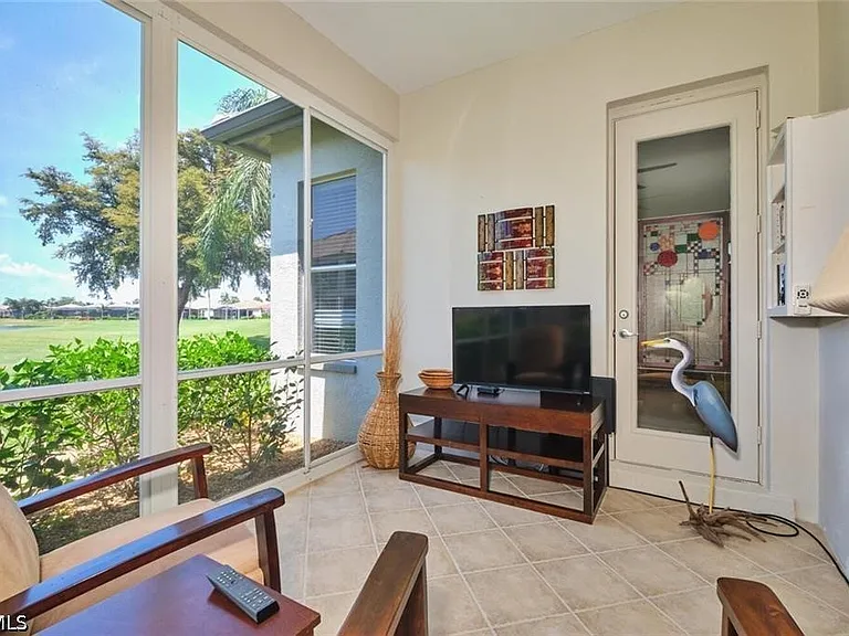 9240 Willowcrest Ct — Photo 9
