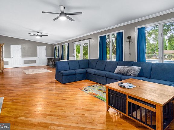 5th image of 136 Crossland Ln