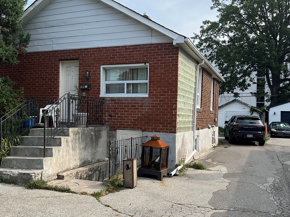 2nd image of 165 Thirtieth St