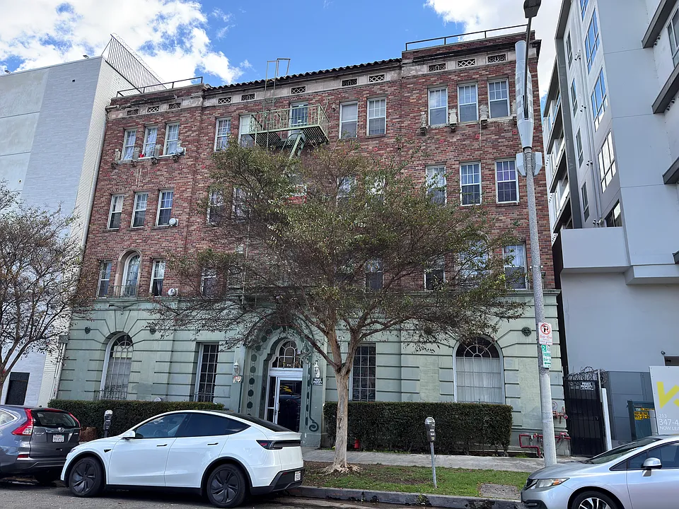 610 S. Kenmore