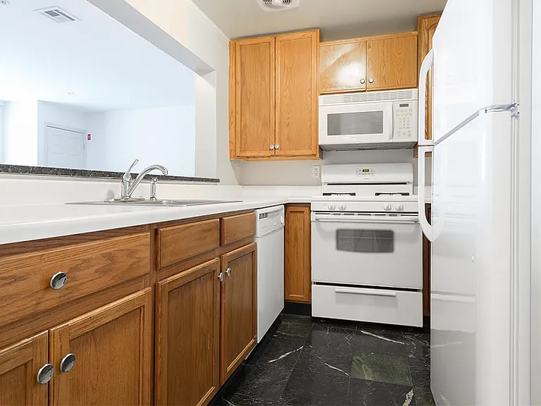 394 S Harrison St. — Photo 12