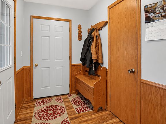 3rd image of 5790 Henriette Rd