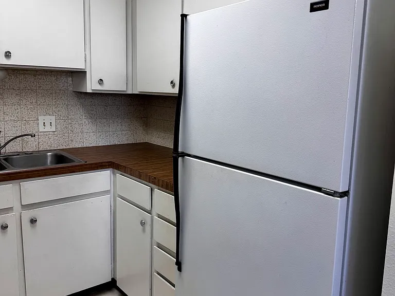 726 Delaware Ave #D — Photo 10