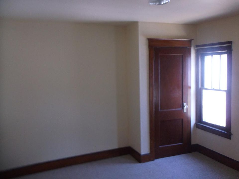 Building Photo 4