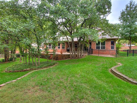 5th image of 2025 Worthington Ln