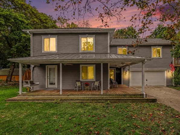 3808 Heights Dr, Hickory Corners, MI 49060