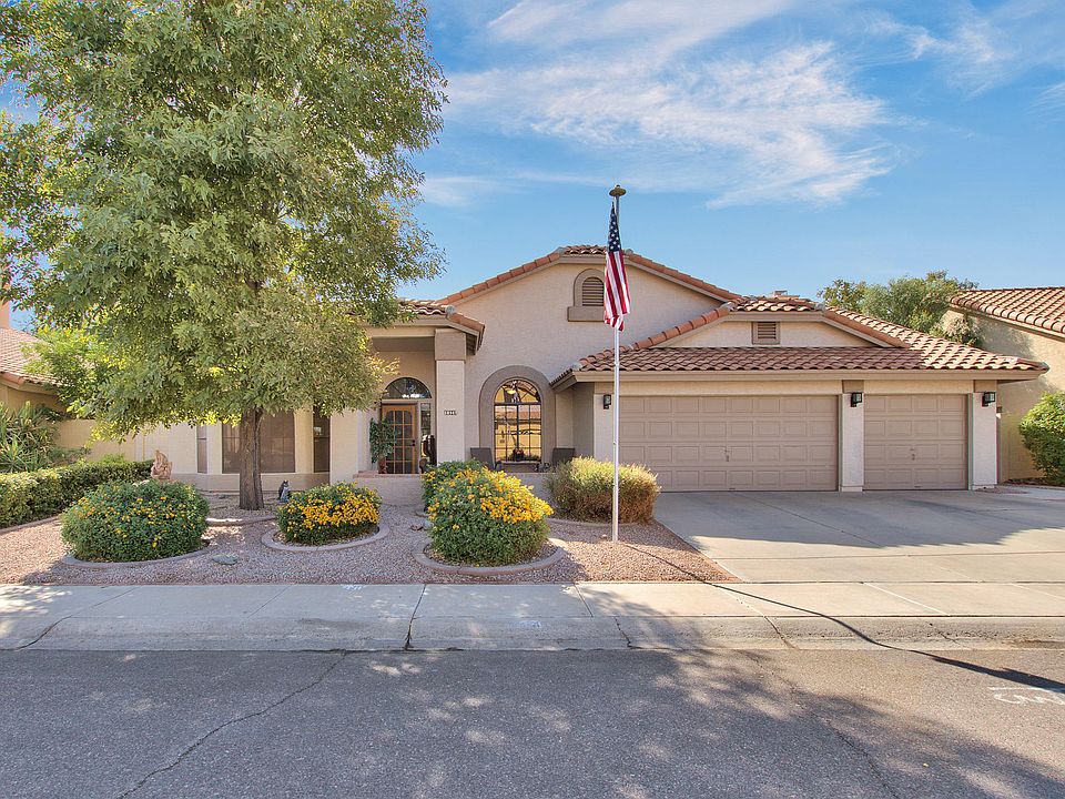 1st image of 10947 W Ivory Ln