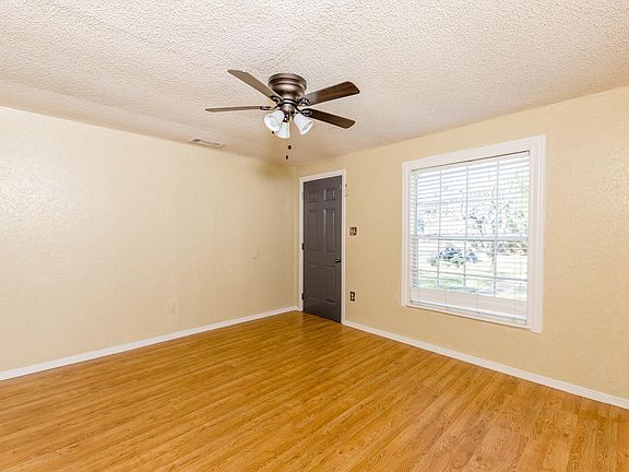 5th image of 1211 3rd St